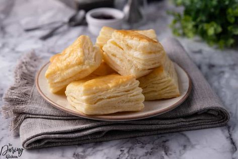 Puff Pastry Dough Recipes, Make Puff Pastry Dough, Danish Puff, Crossiant Recipes, Baking Pastries, Buns Recipe Easy, Make Puff Pastry, Easy Desert, Easy Puff Pastry Recipe