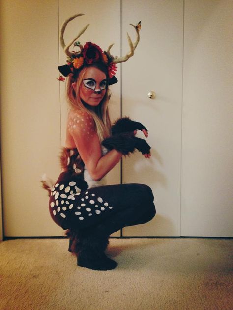 Deer costume Unique Couple Halloween Costumes, Deer Costume, Diy Halloween Costumes For Women, Diy Costumes Women, Hallowen Costume, Holloween Costume, Halloween Costumes College, Creative Halloween Costumes, Halloween Costumes Makeup