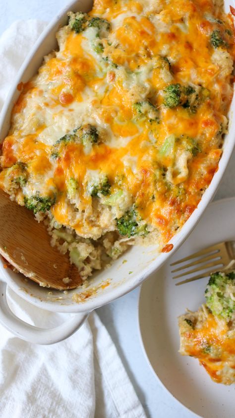 Cheesy Chicken, Broccoli & Quinoa Casserole - Healthy Mama Kris Tex Mex Sweet Potato, Chicken Broccoli Quinoa Casserole, Chicken Broccoli Quinoa, Broccoli Quinoa Casserole, Cheesey Chicken, Broccoli Cheddar Casserole, Broccoli Quinoa, Casserole Healthy, Quinoa Broccoli