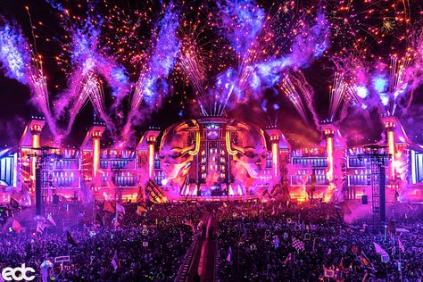 Edc Las Vegas, Electric Daisy, Electric Daisy Carnival, Electronic Dance Music, Dubstep, Music Fans, Beautiful Love, Dance Music, Installation Art