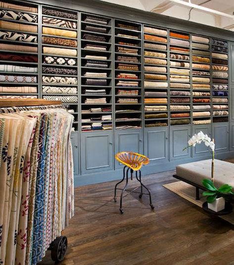 Fabric Shop Display, Open Closets, Fabric Store Design, Closet Solutions, Homeware Store, Clothing Racks, Design Showroom, Spatial Design, Boutique Interior Design