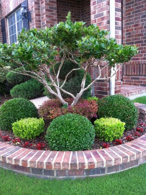 Brick Planter, Cheap Landscaping Ideas, Front Garden Landscape, Small Front Yard Landscaping, Front Yard Design, Front Yard Garden Design, Front Landscaping, Outdoor Gardens Design, Front Yard Garden