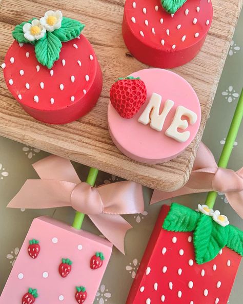 Berry 1st Birthday Cake Pops, Strawberry Shortcake Cakepops, Strawberry Theme Cake Pops, Strawberry Party Treats, Strawberry Shortcake Treats, 1st Birthday Treats, First Birthday Treats, Strawberry Shortcake Birthday Cake, Berry 1st Birthday