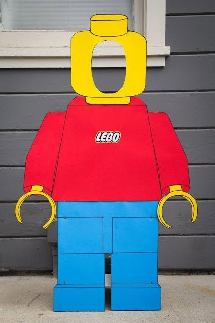 Foto - Google Fotos Lego Theme Party Decoration, Marvel Lego Birthday Party, Lego Party Theme, Lego Vbs Decorations, Lego 5th Birthday Party, Lego Party Ideas Decoration, Diy Lego Birthday Party Ideas, Diy Lego Decorations, Lego Photo Booth