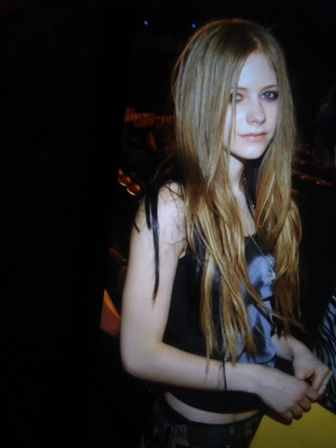 Avril Lavigne Aesthetic, Avril Levigne, 2000s Icons, Avril Lavingne, Avril Lavigne Photos, Avril Lavigne Style, Rock Princess, Punk Princess, I'm With The Band