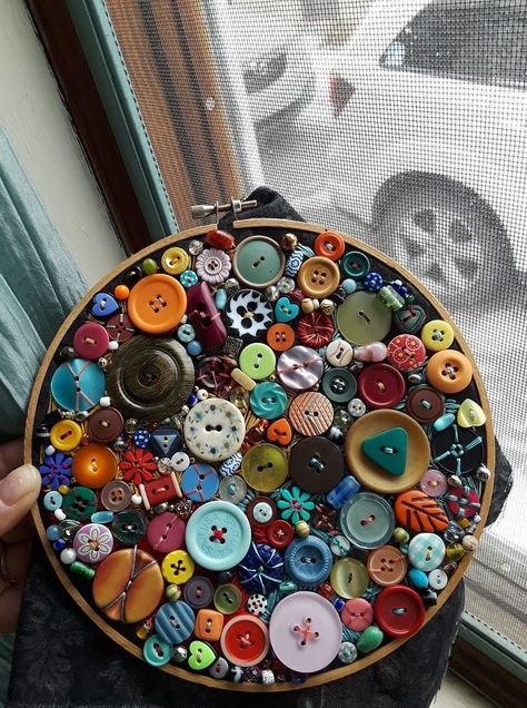 Button Art Projects, Buttons Crafts Diy, Button Projects, Button Creations, Buttons Crafts, Button Ideas, Button Craft, Diy Buttons, Metal Art Welded