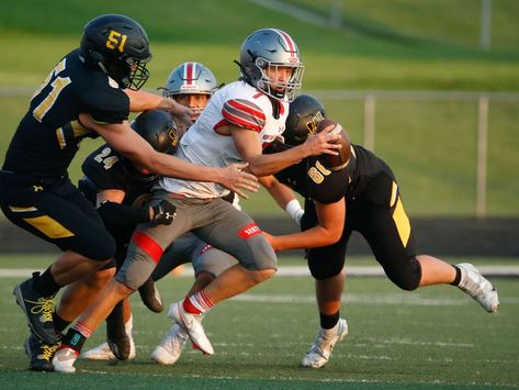 A complete roundup of Friday’s Week 3 high school football action from around Utah. Football Photography Action, Football Action Shots, Yearbook Photo, Football Photography, Yearbook Photos, Cedar City, Action Shots, Team Effort, Field Goal