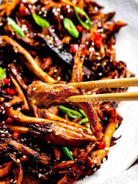 Vegan Mushroom Bulgogi, Bulgogi Mushrooms, Mushroom Bulgogi, Vegan Bulgogi, Korean Vegan, Marinated Mushrooms, Vegan Mushroom, Oyster Mushroom, Oyster Mushrooms