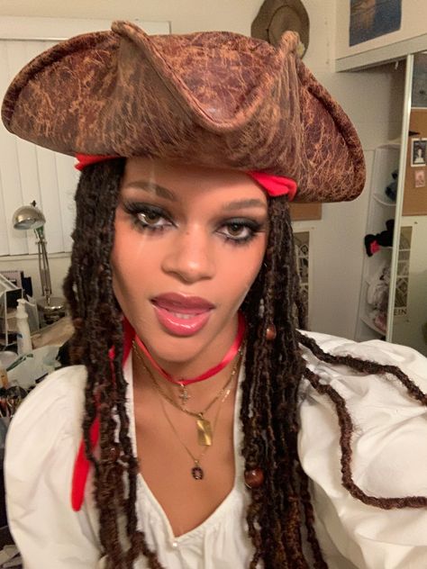 halloween costumeee Spooky Pirate Makeup, Halloween Costumes Pirate Makeup, Mens Pirate Makeup, Pirate Halloween Costume Makeup, Cowboy Makeup Halloween, Light Skin Halloween Costumes, Pirate Halloween Costumes Makeup, Pirate Scar Makeup, Pirate Inspired Makeup