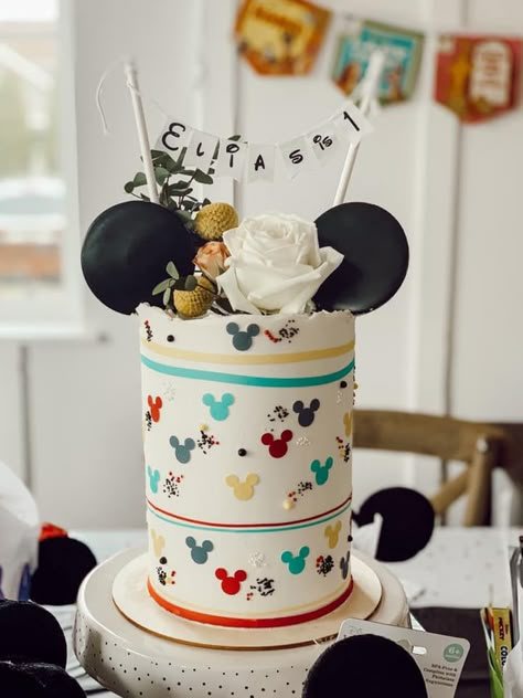 Disneyland Birthday Cake Ideas, Mickey Mouse Birthday Vintage, Disney Themed Birthday Cakes, Vintage Mickey Mouse Cake, Disney World Cakes Birthday, Disney One Year Old Party, Mickey Mouse 4th Birthday Party, Vintage Mickey Party, Mickey Cake Birthday