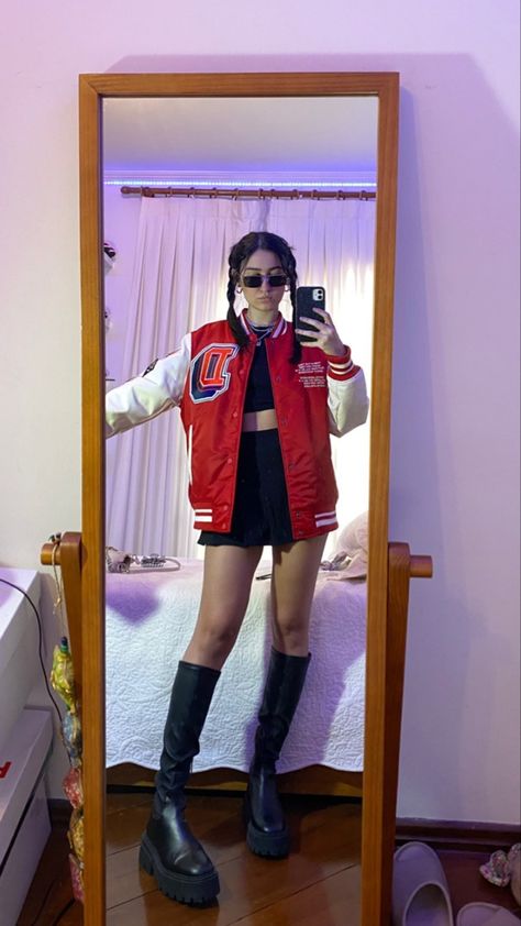 Red Check Skirt, Hot Outfit Ideas, Daily Fashion Outfits, Varsity Jacket Outfit, Red And Black Outfits, Vanellope Von Schweetz, Jacket Outfit Women, Look Festival, Winter Skirt Outfit