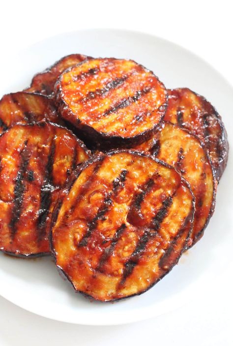 BBQ Grilled Eggplant (Gluten-Free, Vegan, Keto, Paleo) | Strength and Sunshine | BBQ Grilled Eggplant Slices | Strength and Sunshine | These BBQ Grilled Eggplant Steaks are meaty, tender, and full of flavor! This recipe is vegan, gluten-free, keto, and paleo! Thick tender slices of eggplant coated with a smokey dry rub, perfectly charred and glazed with your favorite BBQ sauce! Serve as a great vegetarian entree for summer barbecues or a quick & easy vegetable side dish! Spiralized Sweet Potato Fries, Bbq Eggplant, Cold Italian Pasta Salad, Gluten Free Coffee Cake, Slow Cooker Salsa Chicken, Gluten Free Coffee, Spiralized Sweet Potato, Easy Vegetable Side Dishes, Vegetarian Keto