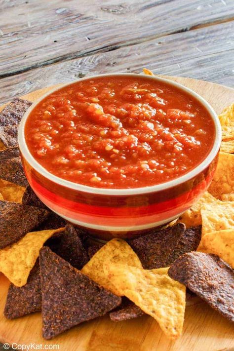 Chili's Salsa Recipe Copycat, Copycat Chili's Salsa Recipe, Chilis Salsa Recipe Copycat, Chilis Salsa, Chilis Restaurant, Chili's Salsa Recipe, Restaurant Salsa, Dip Party, Easy Salsa