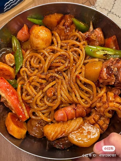 Aesthetic Spicy Food, Spicy Food Aesthics, Mala Noodles, Chinese Food Aethstetic, Gulai Kambing, Noodles Chinese, Soul Food Dinner, Food Babe, Spicy Food