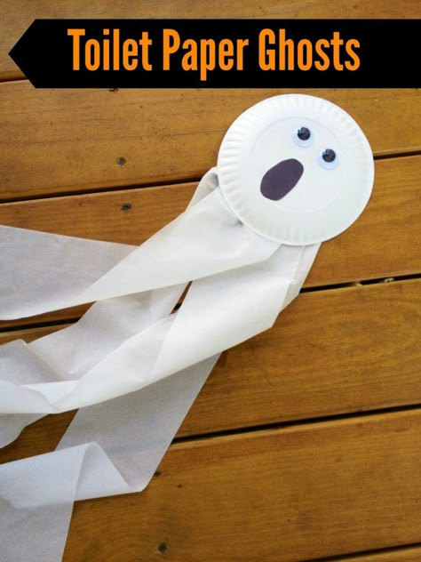 Toilet Paper Ghosts. Halloween Craft for Kids. 30 Halloween Projects For Kids || The Chirping Moms Halloween Projects For Kids, Paper Ghost, Dekorasi Halloween, Ghost Crafts, Halloween Crafts Preschool, Hallowen Ideas, Halloween Crafts For Toddlers, October Crafts, Halloween Arts And Crafts