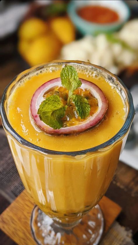 This image shows a glass of passion fruit juice. Venezuelan Drinks, Passionfruit Juice, Kampala Uganda, Juice Drinks, Fruit Drinks, Passion Fruit, Uganda, Juice, Restaurant