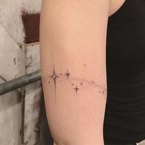 41 Amazing Star Tattoos and Ideas for Women | StayGlam Best Star Tattoos, Small Star Tattoos, Tattoos Matching, Star Tattoo, Fat Reduction, Star Tattoos, Tattoo Stencils, Armband Tattoo, Shooting Stars