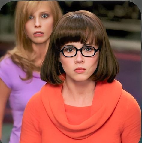 Mystery Incorporated, Linda Cardellini, Velma Scooby Doo, Scooby Doo Pictures, Portraits Female, Scooby Doo Movie, Andrew Loomis, Daphne And Velma, Hope Solo