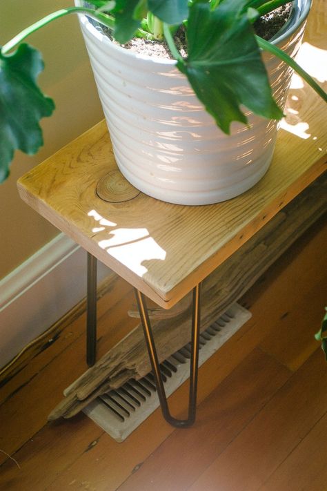 Hairpin Leg Bench DIY Hairpin Leg Bench, Diy Noodles, Plant Stand Table, Wood Bench Outdoor, Diy Wood Bench, Living Room And Kitchen Design, Hairpin Leg Table, Wood Sealer, Bench Diy