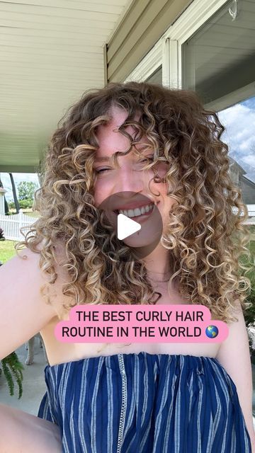 Barbara DelleMonache | CurlVitality on Instagram: "My signature curly hair routine that I do 99.9% of the time 💖 SAVE this post for later  and yes, I truly do believe it’s the BEST curl routine in the WORLD 😘  I change up my products each wash day based on what my hair needs. I recommend trying @curlsmonthly if you’re not sure what products your hair likes yet, BUT here’s the products I used this wash day:  @lusbrands shampoo (use code ITSBARBIEDELLE) @voirhaircare rain hair mask  @theouai curl cream @camillerosenaturals curl maker gel @bread oil @bouncecurl brush" Curly Hair Wash Routine, Curl Maker, Best Curl Cream, Curl Routine, Bread Oil, Hair Washing Routine, Shampoo For Curly Hair, Waves Curls, Wash Day