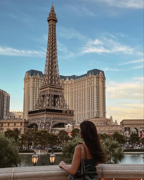 Las Vegas Aesthetic Pictures, Vegas Ig Pictures, Vegas Inspo Pics, Las Vegas Picture Ideas, Vegas Picture Ideas, Vegas Instagram Pictures, Las Vegas Instagram Pictures, Vegas Poses, Las Vegas Photo Ideas