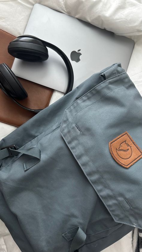 Fjallraven Backpack Aesthetic, Fjallraven Aesthetic, Fjallraven Kanken University, Fjallraven Kanken Laptop, Aesthetic Fjallraven Kanken, Fjallraven Kanken Fog, Backpack Fjallraven, Aesthetic Backpack, A Little Life