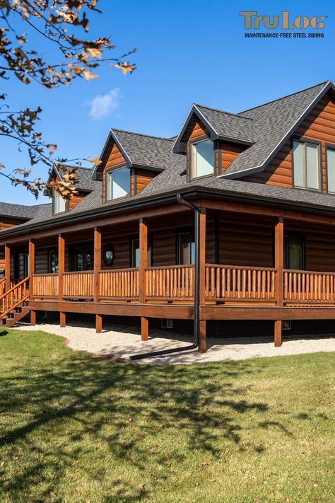 Matte Black Trim is on the rise! Would you trim your home out with black? #trulog #steelsiding #matteblack #exteriorupgrade #trulogsteelsiding #fauxlog Log Homes Exterior, Steel Siding, Siding Options, Cabin Inspiration, Log Siding, Cedar Log, Red Autumn, Board And Batten Siding, Cedar Homes