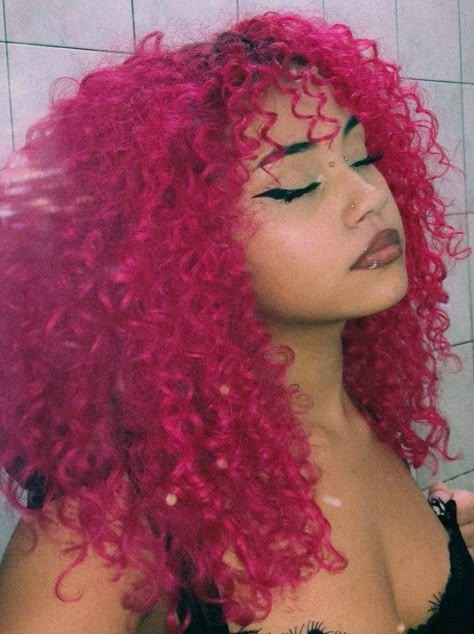 Pink Coily Hair, Pink Curly Hair Black Women, Hot Pink Curly Hair, Deep Pink Hair, Lola Wilde, Curly Pink Hair, Pink Curly Hair, Pink Afro, Pink Curls