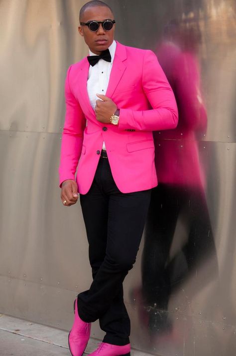 Neon Man Terno Slim Fit, Pink Tuxedo, Hot Pink Outfit, Hot Pink Blazers, Best Man Wedding, Groom Tuxedo, Black Pants Men, Black Chinos, Prom Suits