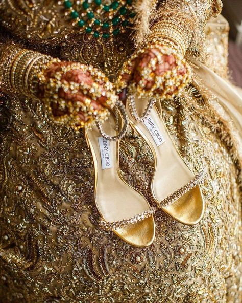 56.8k Likes, 152 Comments - Weddingz.in (@weddingz.in) on Instagram: “"I have enough sparkly shoes" - said no bride ever! 👠  Tag a Bride-to-be, who won't be able to pick…” Indian Wedding Aesthetic, Bridal Footwear, Indian Wedding Shoes, Indian Destination Wedding, Sparkly Shoes, Embellished Heels, Wedding Photo Ideas, Beautiful High Heels, Indian Wedding Ceremony