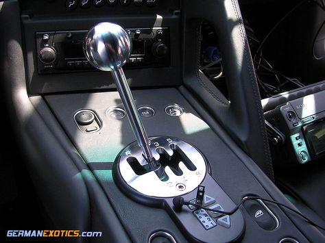 Driving Manual Car, How To Drive Manual Car, Manual Transmission Cars, Automatic Transmission Diagram, Stick Shift Knob, Driving Memes, Stick Shift, Lamborghini Cars, Manual Car