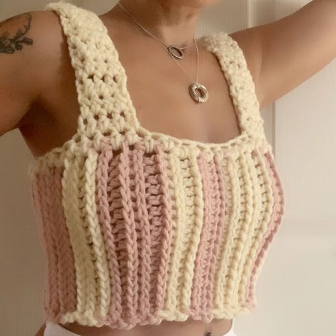 Aesthetic Crochet Clothes, Crochet Clothes Aesthetic, Baby Overall, Mode Crochet, Diy Vetement, Viria, Pola Sulam, Crochet Fashion Patterns, Crochet Shirt