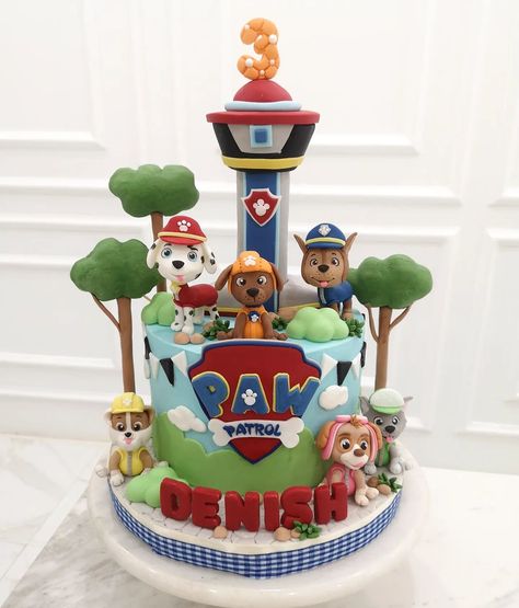 Cake Paw Patrol Boy, Tort Psi Patrol, Paw Patrol Cake Boy, Paw Patrol Birthday Cake Boys, Paw Patrol Birthday Party Cake, Diy Birthday Crown, Birthday Paw Patrol, Paw Patrol Birthday Decorations, Toddler Birthday Cakes