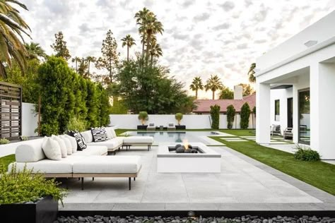 Modern Landscaping Plants, Backyard Simple Landscaping, Desert Patio Ideas, Terrace Roof, Desert Backyard, Contemporary Backyard, Arizona Backyard, K Design, Arizona House