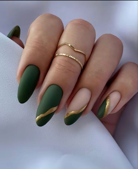 Nails Winter Design, Vintage Nail Art, Olive Nails, Emerald Nails, Smaragd Ring, Minimalism Art, Vintage Nails, Green Nail Designs, Nails Winter