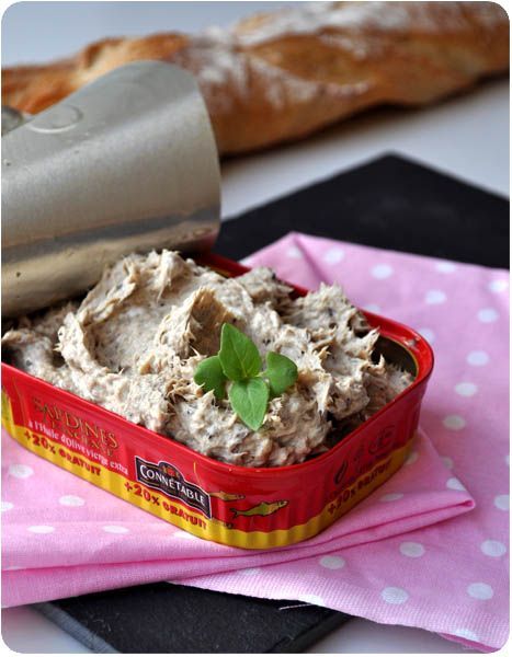 Rillettes de sardines (façon Jean-François Piège)  ♥ #epinglercpartager Sardine Recipes, Cooking Inspiration, Food Plating, Seafood Recipes, Finger Foods, Cooking Time, Food Inspiration, Love Food, Pesto