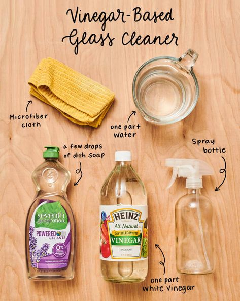 Vinegar Cleaning Solution, Diy Glass Cleaner, Homemade Glass Cleaner, Natural Cleaning Supplies, Mirrored Tray, Vinegar Uses, Cleaner Recipes, Vinegar Cleaning, Tufted Ottoman