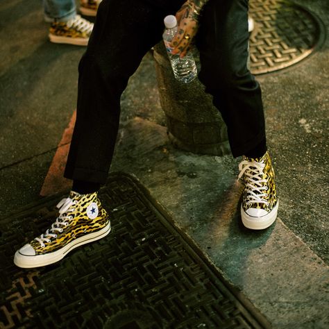 Sneaker Photography, Converse New, Animal Prints Pattern, Japanese Streetwear, Camo Colors, Chuck 70, 70 Dress, Sneakers Outfit, Vans Old Skool Sneaker