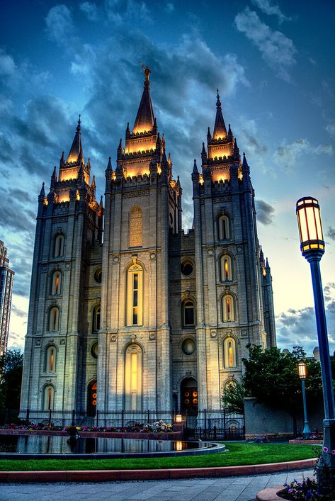 25 Best Things To Do In Utah - The Ultimate Utah Bucket List Beyond Paradise, Utah Bucket List, Salt Lake City Temple, Temple Square, Temple Photography, Escalante National Monument, Salt Lake Temple, Church Pictures, Capitol Reef National Park