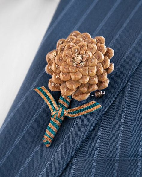 Diy Winter Wedding, Diy Boutonniere, Winter Wedding Color Palette, Diy Pinecone, Exploring Nature, Winter Wedding Colors, Winter Wedding Decorations, Cones Crafts, Pine Cone Crafts