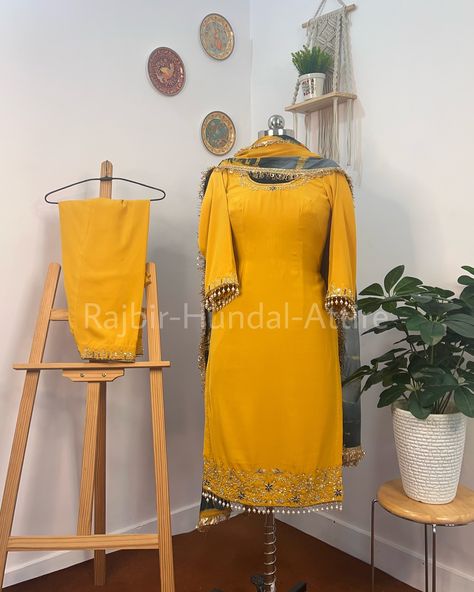 Yellow Suits Punjabi, Mustard Yellow Suit, Mustard Suit, Punjabi Fashion, Yellow Suit, Suit Casual, Suits Design, Work Suits, Yellow Mustard