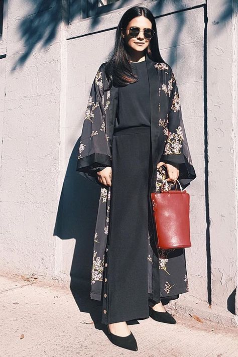 See how to style and shop the Who What Wear Relaxed Side Snap Cropped Trousers for Target! Look Kimono, Ethno Style, Kimono Outfit, Mode Kimono, Mode Abaya, Muslim Fashion Outfits, Modest Wear, The Who, Stylish Dress Designs