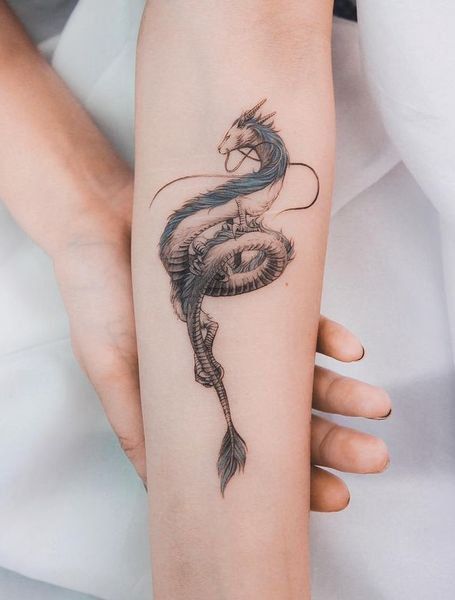 25 Popular Forearm Tattoos for Women in 2020 - The Trend Spotter Tattoo New York, Blue Dragon Tattoo, Tattoo New, Dragon Tattoo For Women, Forearm Tattoo Women, Dragon Tattoo Designs, Aesthetic Tattoo, Dope Tattoos, Roronoa Zoro