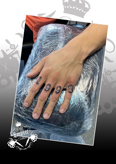 Finger Tattoos Numbers, Men Finger Tattoos, Empire Tattoo, Date Tattoos, Number Tattoos, Tattoo Script, Stylish Mens Outfits, Finger Tattoos, Tattoos For Guys