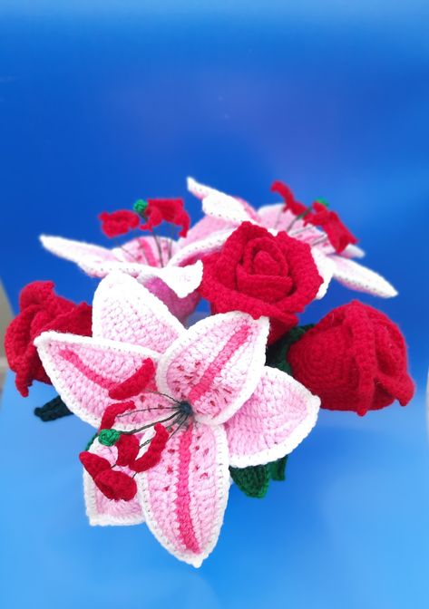 Crochet flowers for special birthdays and anniversary. Red Roses Bouquet, Floral Vases, Bouquet Arrangement, Red Rose Bouquet, Roses Bouquet, Bouquet Arrangements, Floral Vase, Unique Flowers, Floral Display