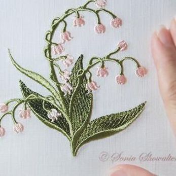 Lily Of The Valley Embroidery, Embroidered Lily, Machine Embroidery Lace, Earrings Embroidery, Silk Ribbon Embroidery Tutorial, Towel Poncho, Brazilian Embroidery Stitches, Pe Design, Dimensional Embroidery