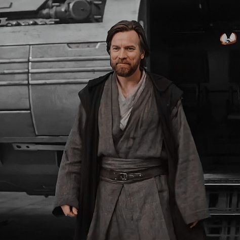 Evan Mcgregor, Kenobi Series, Ben Kenobi, Star Wars Food, Star Wars Obi Wan, Star Wars Background, Star Wars Fashion, Star Wars Empire, Star Wars Outfits