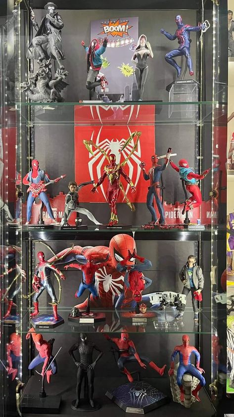 Marvel Collection Display, Spiderman Collection, Spiderman Room Decor, Spiderman Room, Spiderman Action Figure, Marvel Room, Spiderman Theme, Marvel Figure, Video Game Room Design