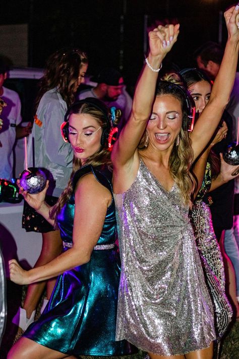 Space Disco Party, Birthday Dress Ideas For Women, Birthday Dress Ideas, Disco Event, Disco Party Outfit, Space Disco, Disco Theme Party, Disco Birthday Party, Silent Disco