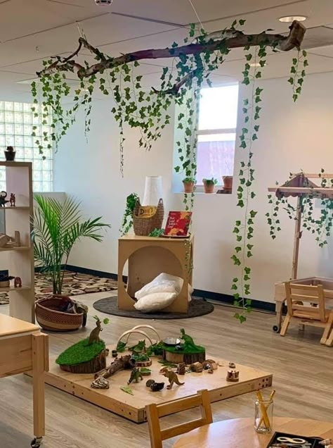 Nursery Room Ideas Childcare, Nature Based Classroom, Childcare Rooms, Reggio Emilia Classroom, Bedroom Wall Decor Ideas, Reggio Inspired Classrooms, Reggio Classroom, Preschool Rooms, Preschool Classroom Decor